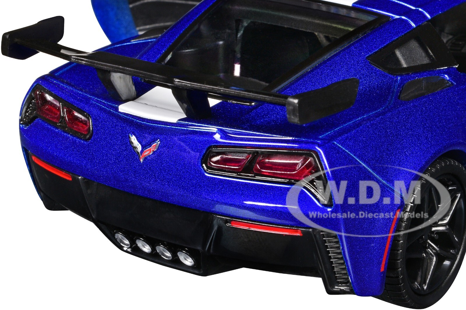 2019 CHEVROLET CORVETTE ZR1 BLUE 1/24 DIECAST MODEL CAR BY MOTORMAX 79356