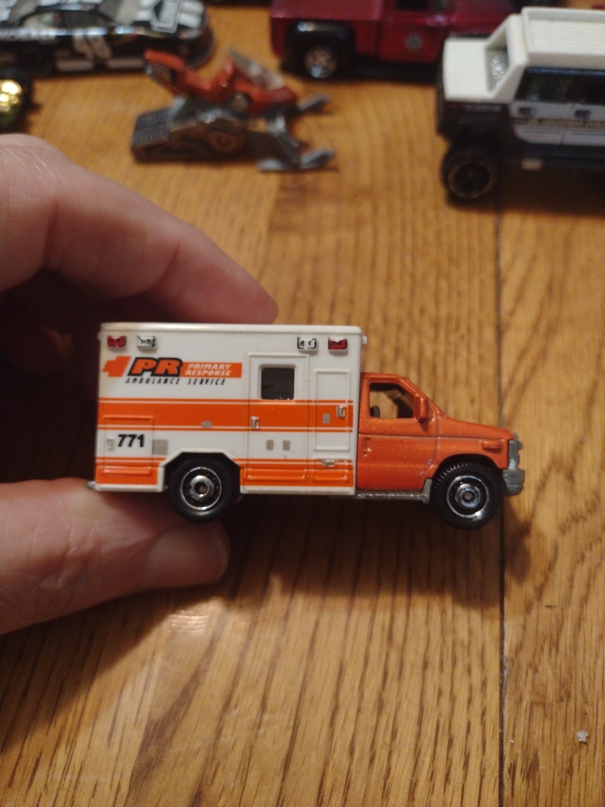 2009 Matchbox Ford E-350 Ambulance K16