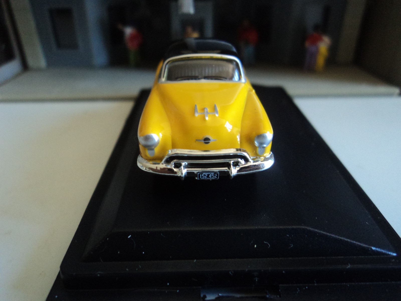 Oxford 1950 OLDSMOBILE ROCKET 88 Yellow / Black 1/87 HO diecast car GM NEW