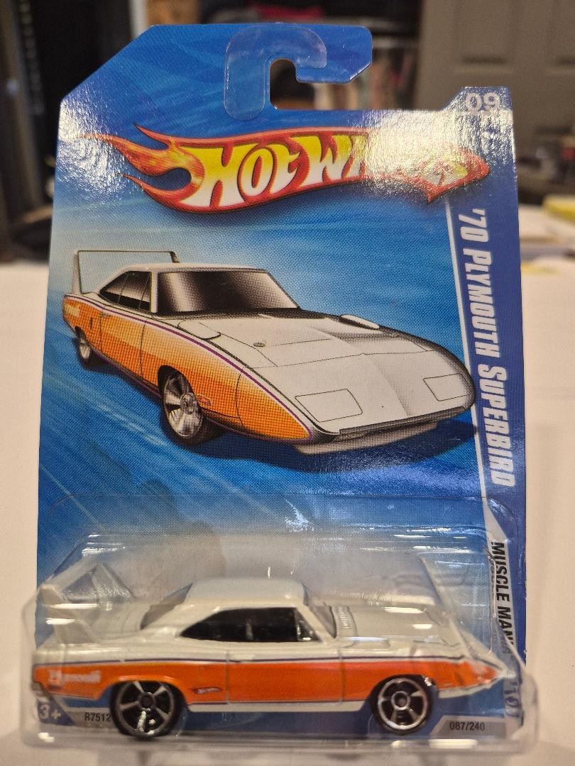 2010 Hot Wheels *Kmart Exclusive Color* ’70 PLYMOUTH SUPERBIRD #087 09/10