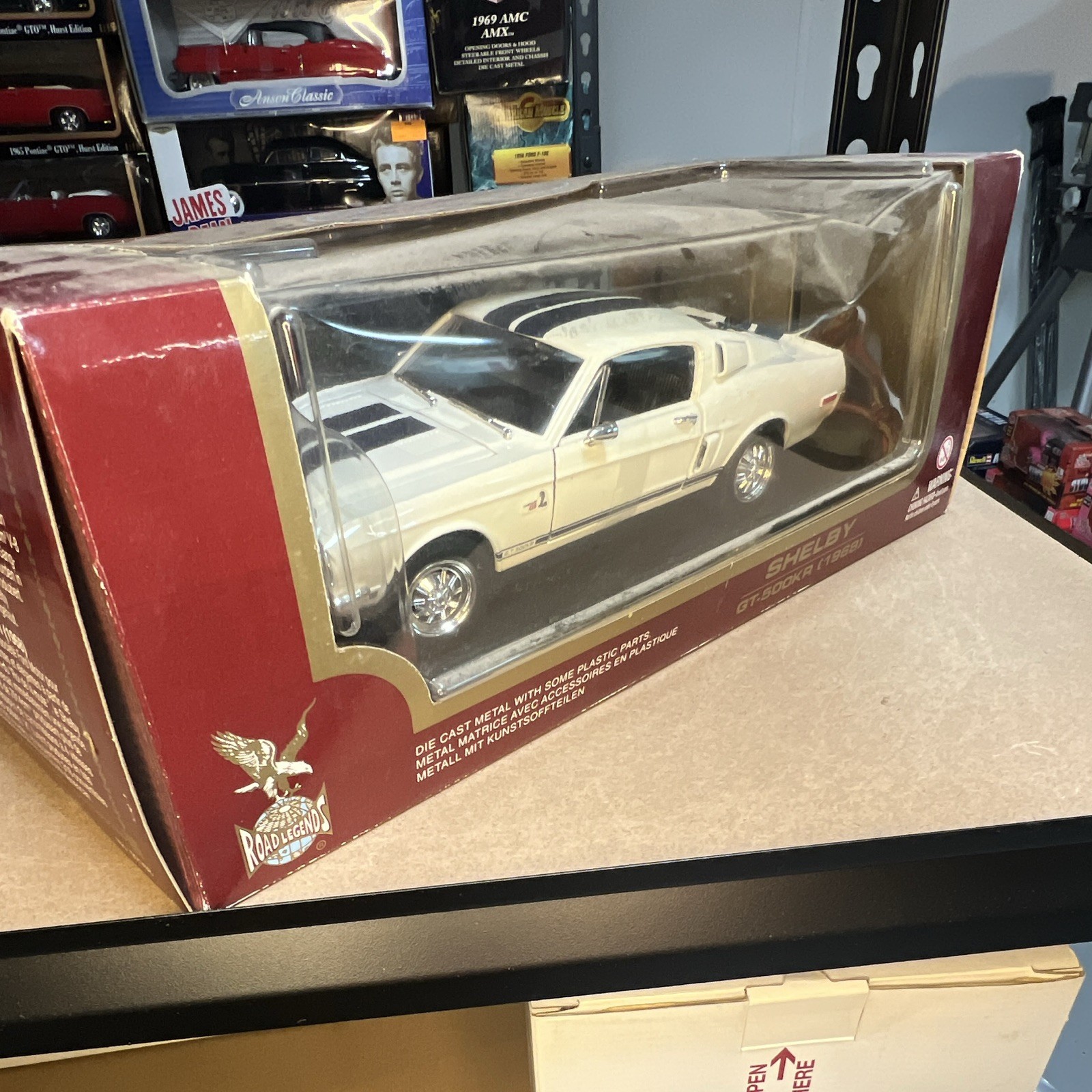 Road Legends 1968 Shelby GT-500KR 1:18 Diecast White/Blue Unopened Box