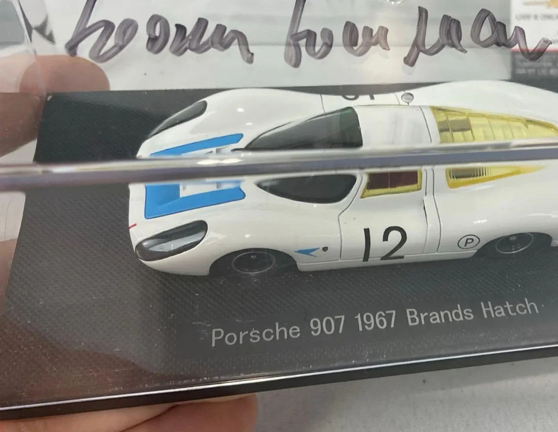 EBBRO 1:43 PORSCHE 907 BRANDS HATCH 1967 #12 SIGNED BY CAR DRIVER HANS HERRMANN