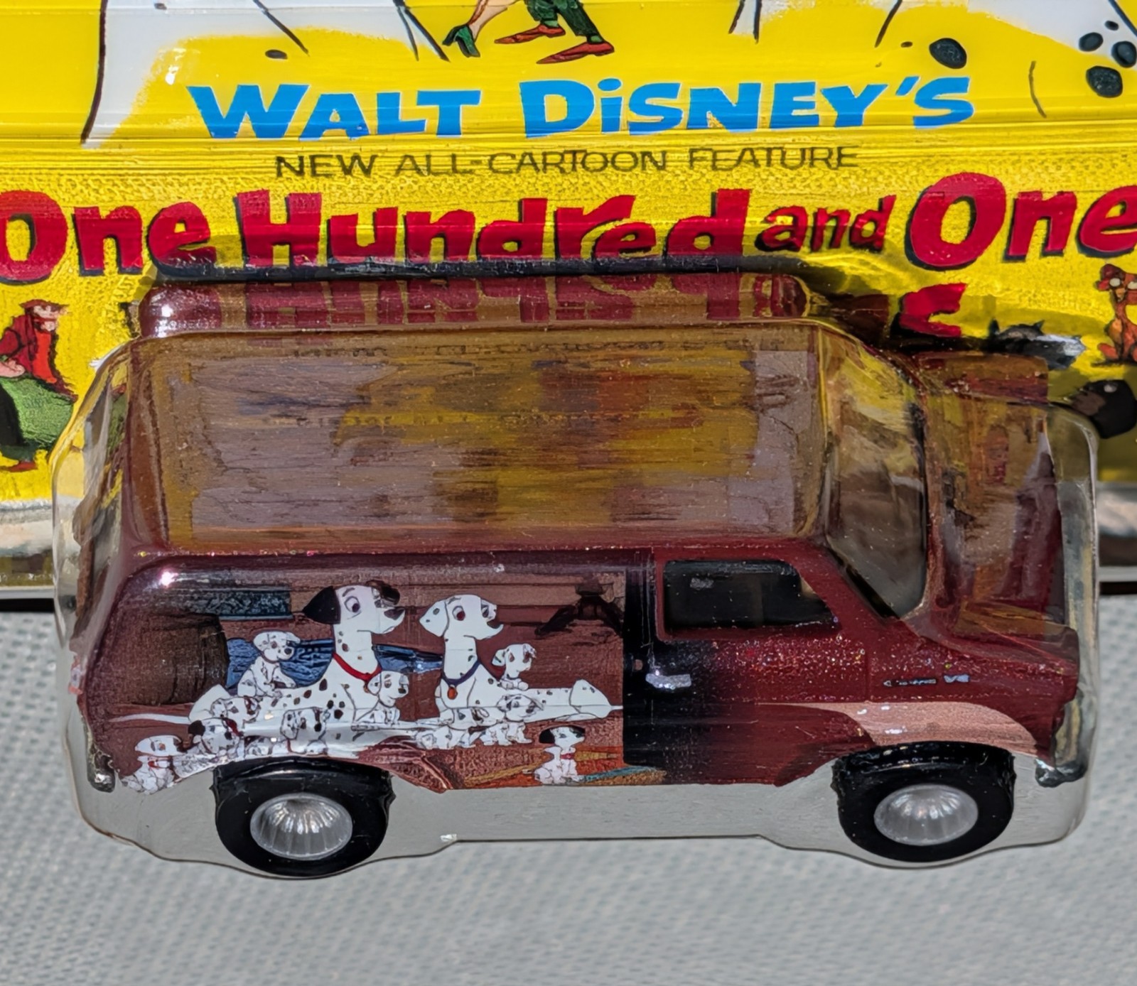 HOT WHEELS Premium Ford Transit Supervan 101 Dalmatians 1:64 HW Brown Van New