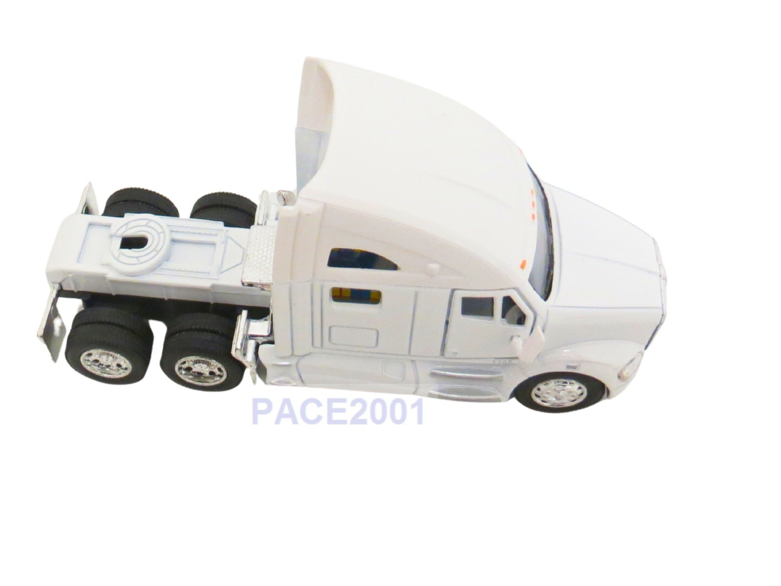 1/68th White Kenworth T700 Tractor – Pullback Action – Opening Doors