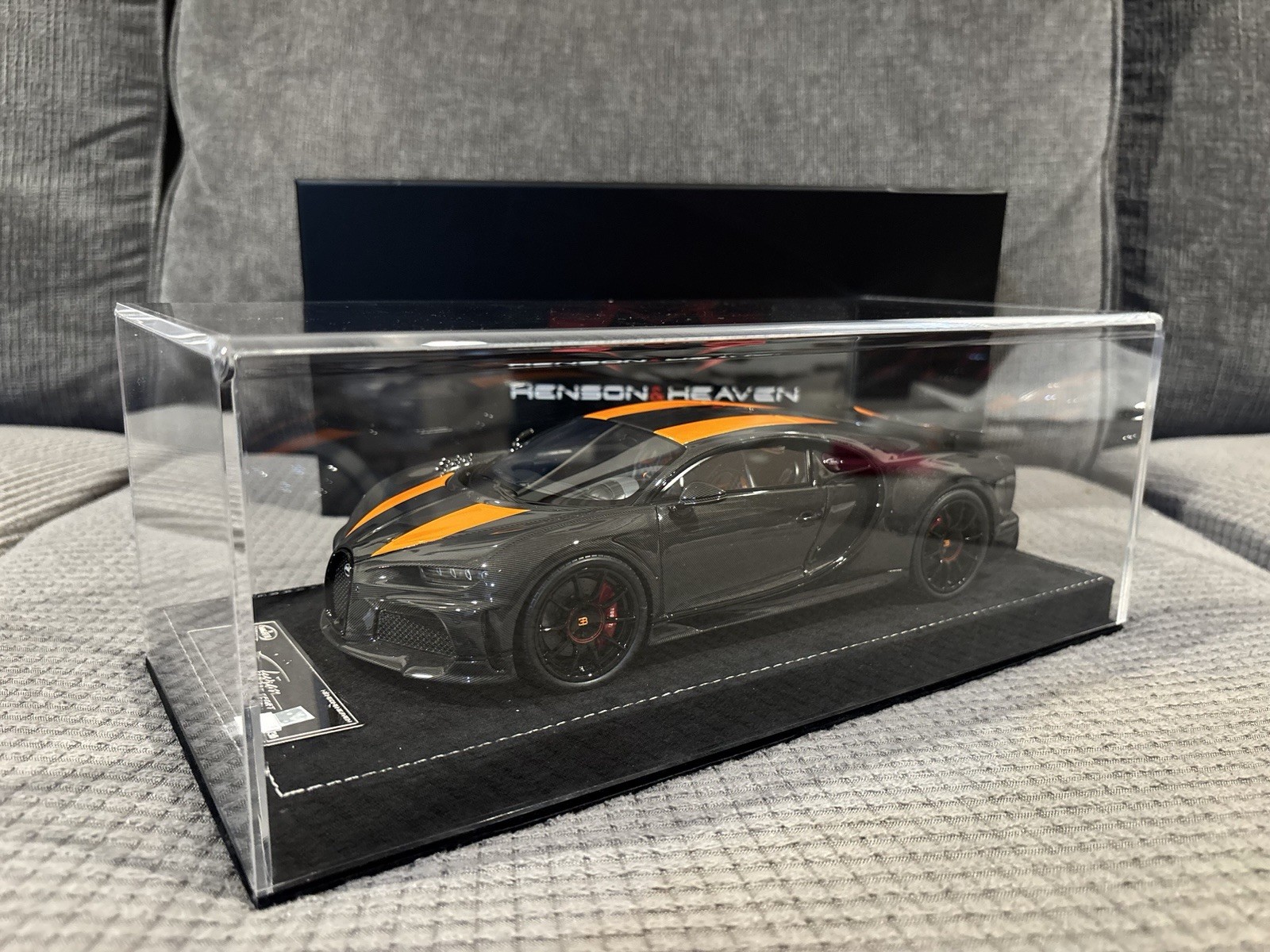 1/18 HH Henson & Heaven Bugatti Chiron SuperSport Carbon/orange High Wing Limite