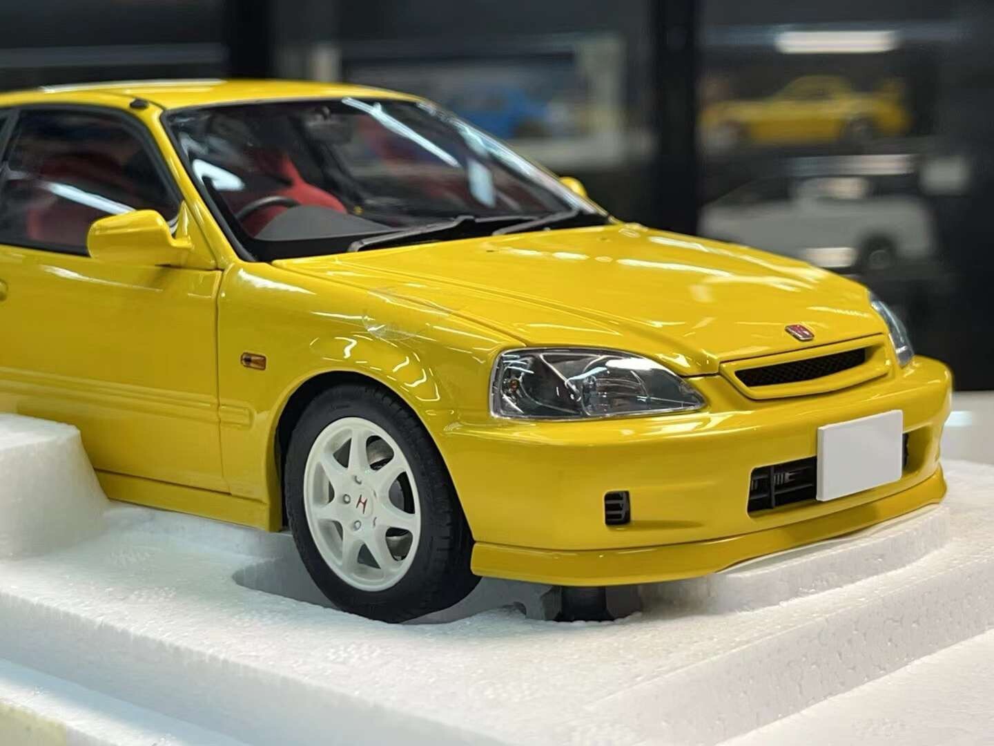 Motorhelix 1/18 honda civic type r EK9
