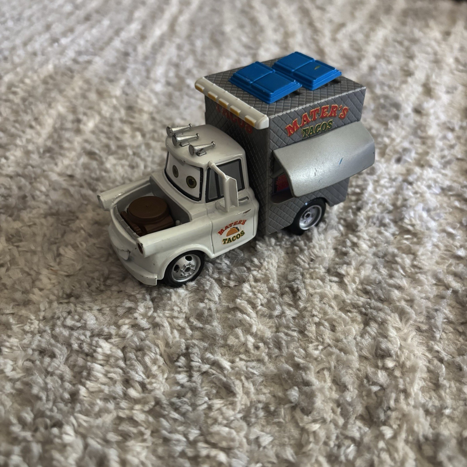 Disney Pixar Cars Mater’s Tacos Diecast Taco Truck 1:55 White Silver Black Blue
