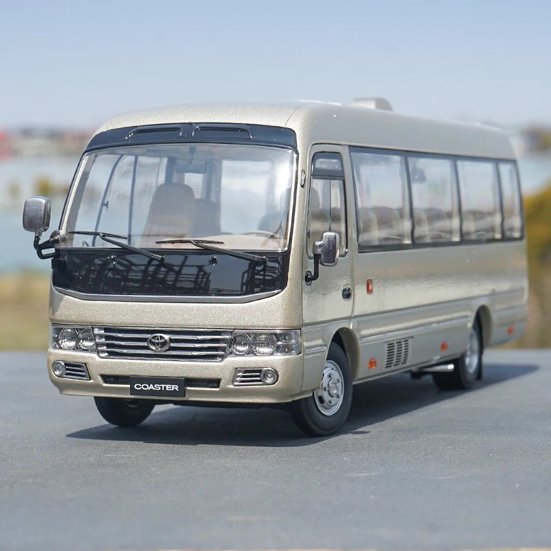 1:24 Toyota Coaster BUS Alloy Diecast Car Model Sound Light Kid’s Toy Birthday