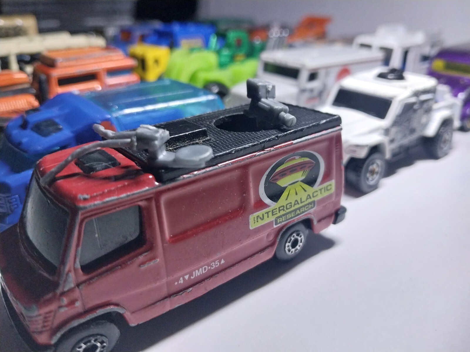 Lot 18 Hot Wheels & Matchbox Truck Bus Jeep Ect Please See Photos