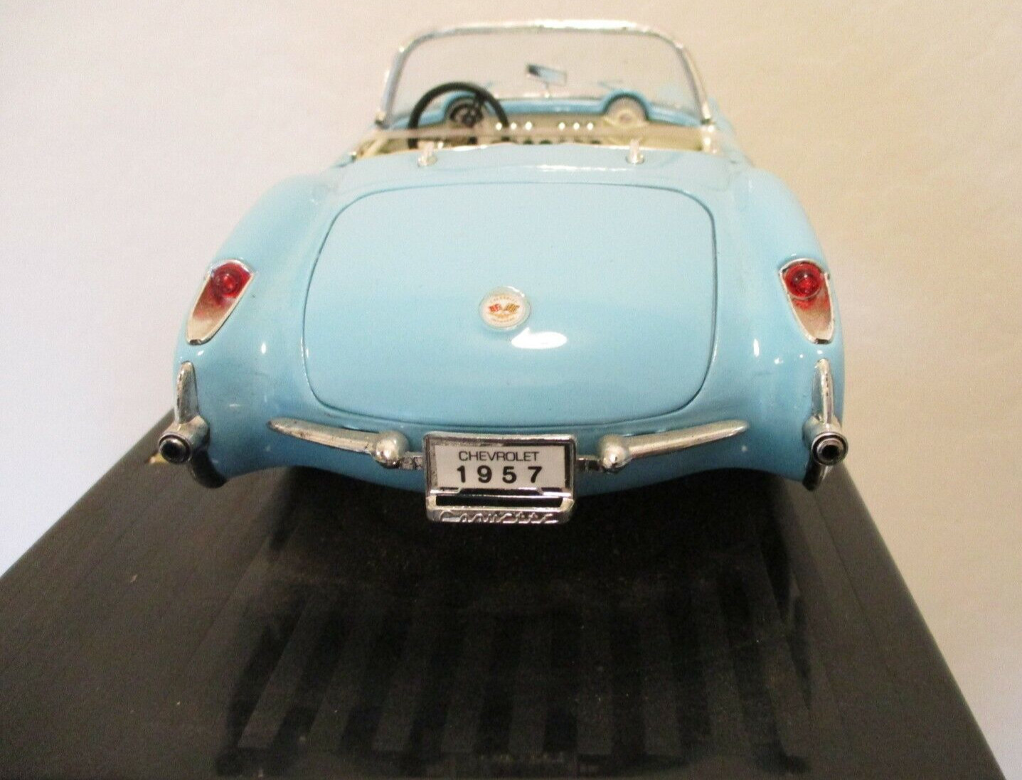 Road Tough Brand 1957 Corvette Light Blue and White 1:18 Diecast Metal W/Box ’57
