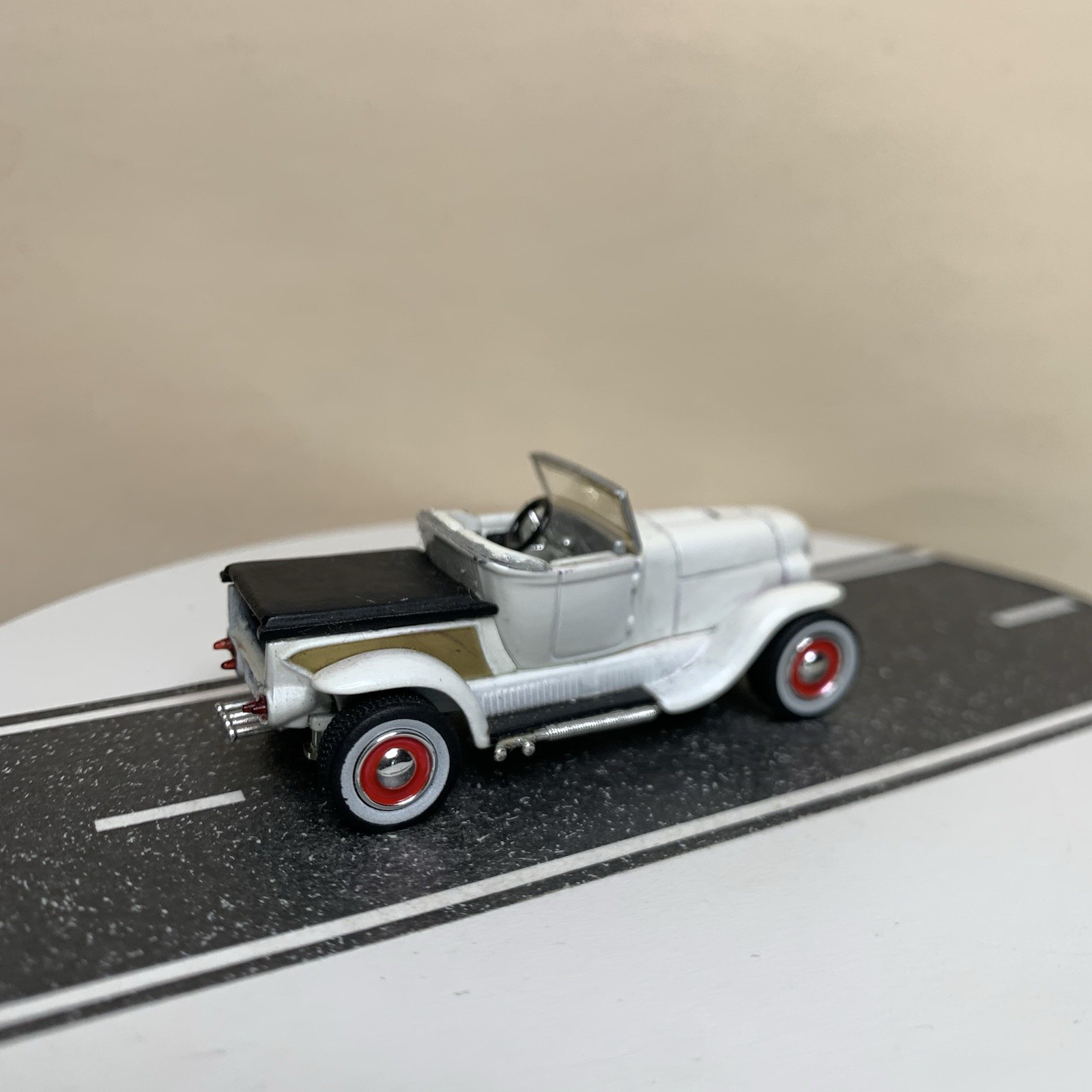 CUSTOM Hot Wheels 100% Ala Kart 1929 Ford Pickup Roadster White Chopped 1:64