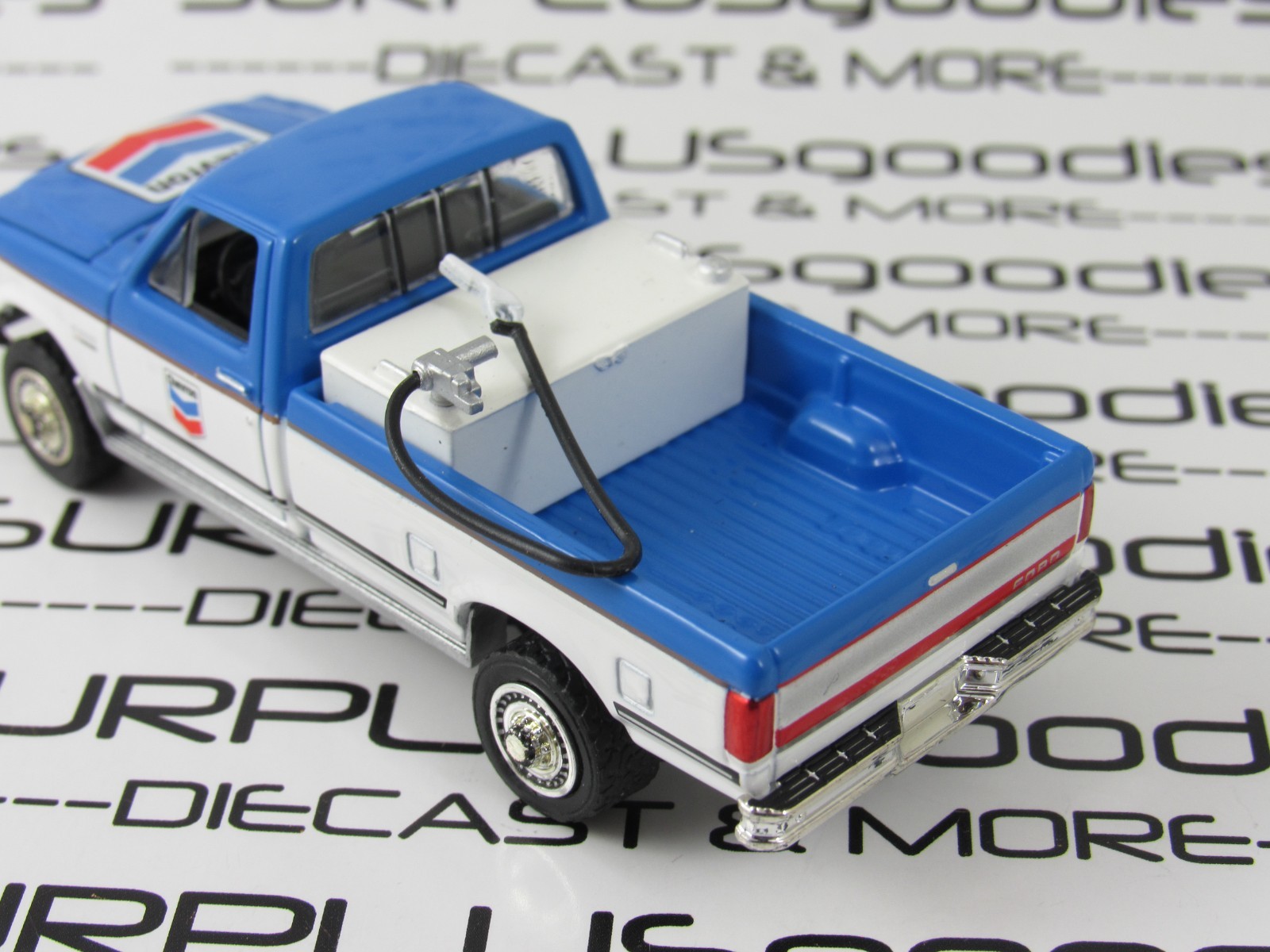 2025 Greenlight 1:64 LOOSE 1991 FORD F250 F-250 XL Farm Work Pickup Truck +Tank