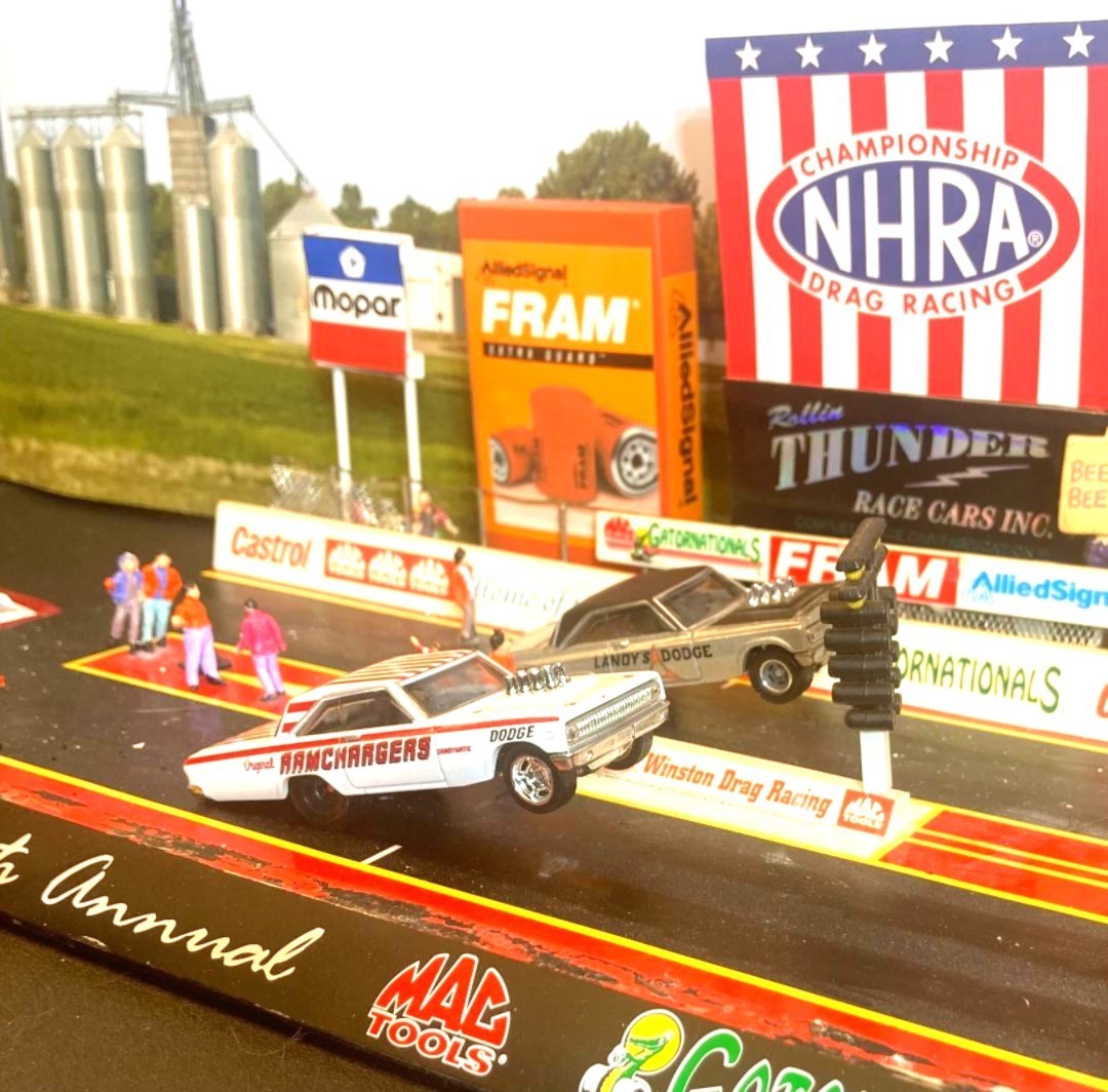 HOT WHEELS DRAG STRIP DEMONS 1965 HEMI DODGE CORONET RAMCHARGERS NHRA GASSER MOC