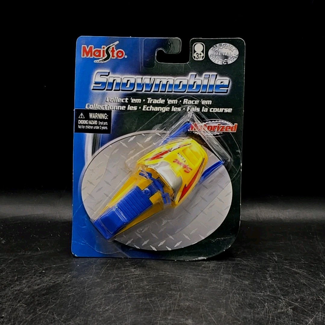 Maisto Snow Mobile 25080 Motorized Die Cast and Plastic Sport Team NEW
