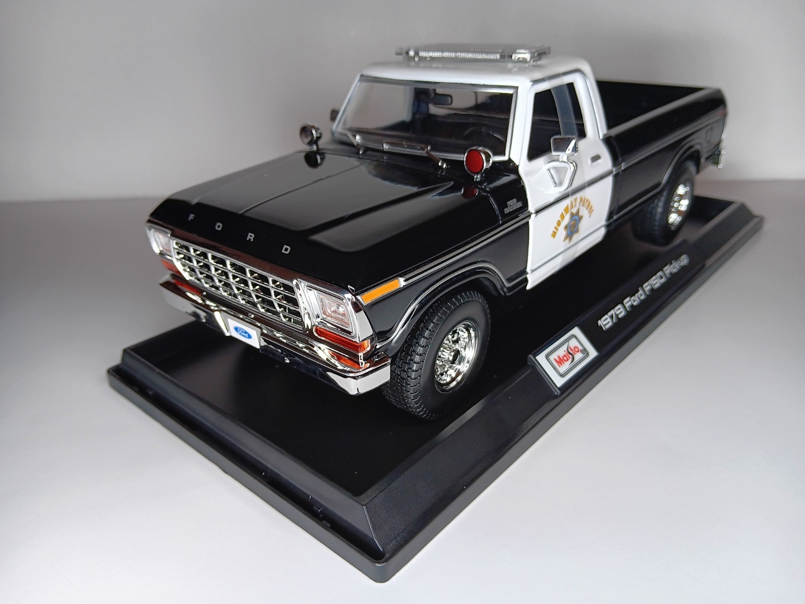 1979 Ford F150 Pickup 1:18 Maisto Exclusive Style Special Edition HighwayPatrol