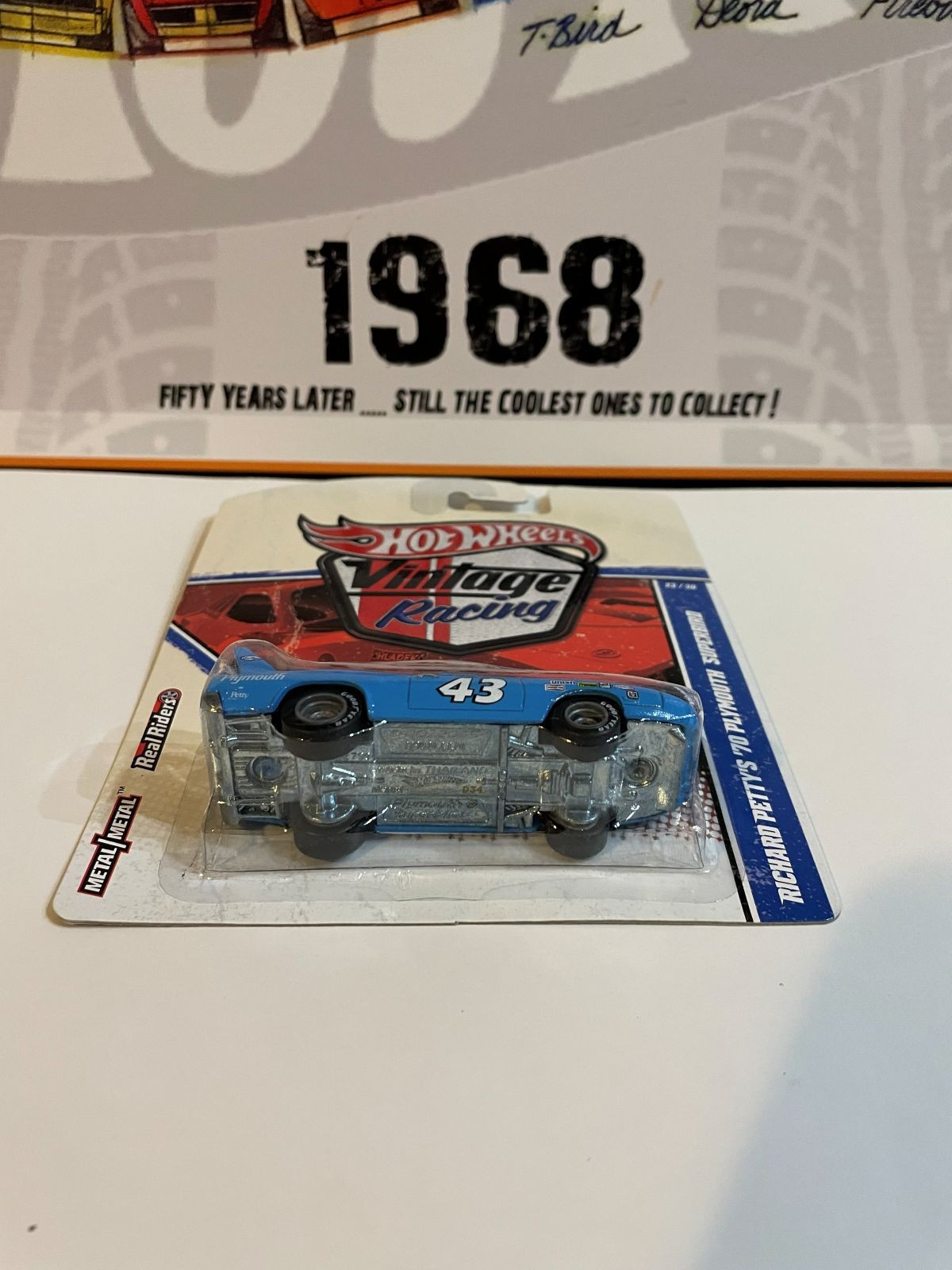 Hot Wheels Vintage Racing Richard Petty’s 70 Plymouth Superbird 23/30