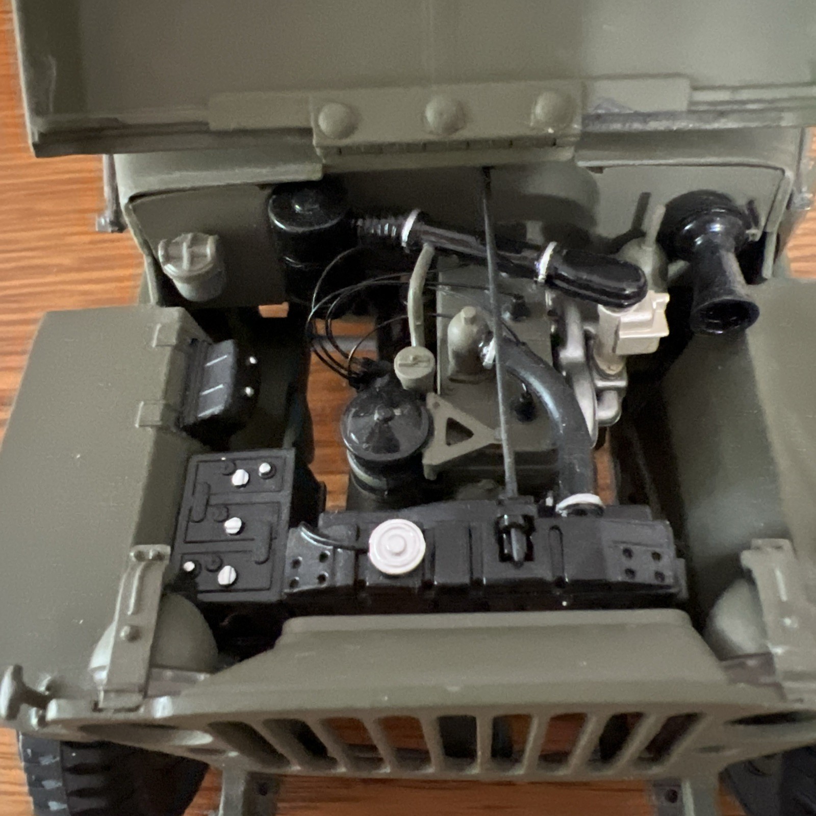 Danbury Mint 1940’s WWII Willy’s MB Scout Army Jeep with Linen Covered Top 1:16