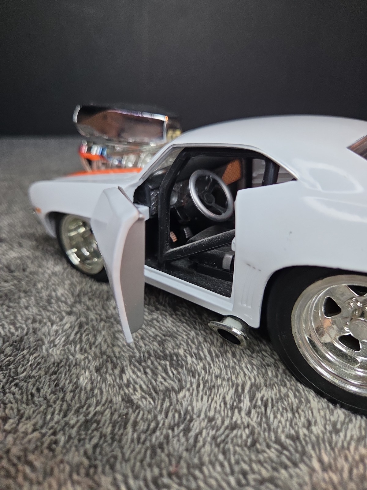Vintage Muscle Machines 1969 Camaro White & Orange 2003 Funline