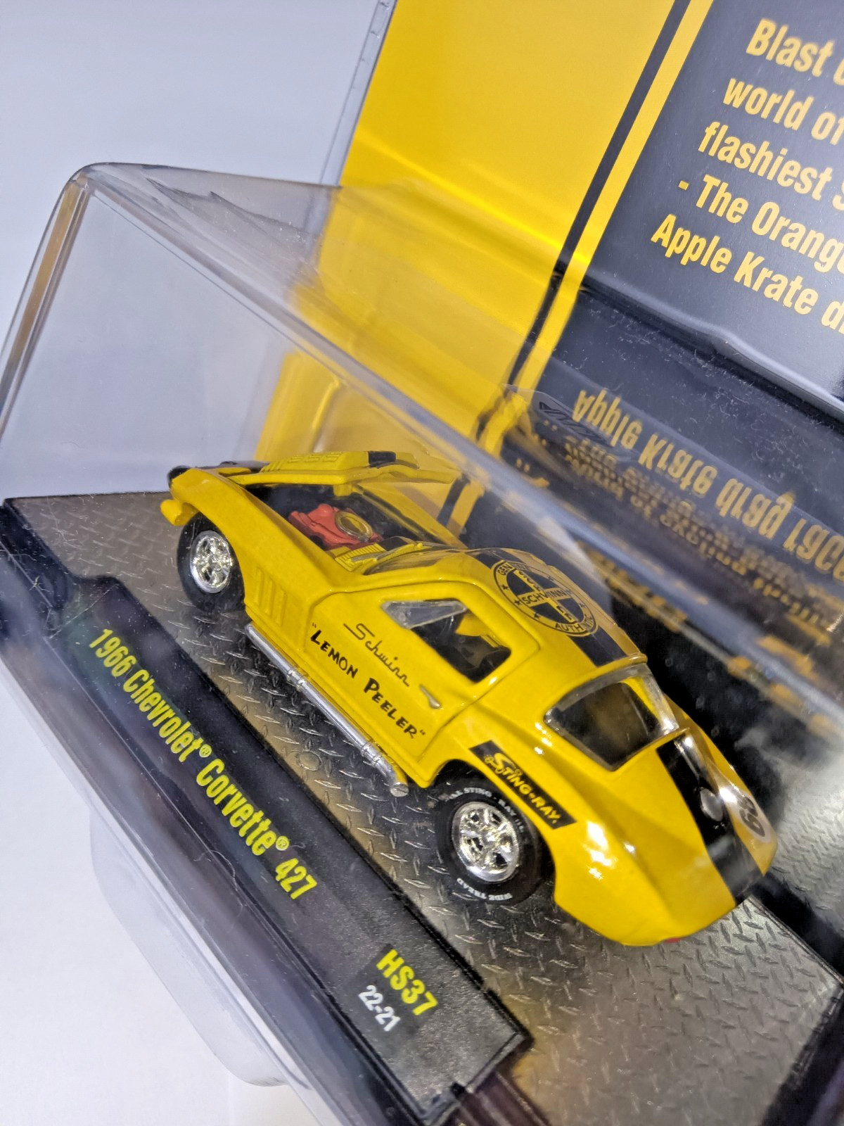 1:64 1966 CHEVROLET STING RAY CORVETTE 427 ENGINE OUT OF PRODUCTION SEALED NEW!!