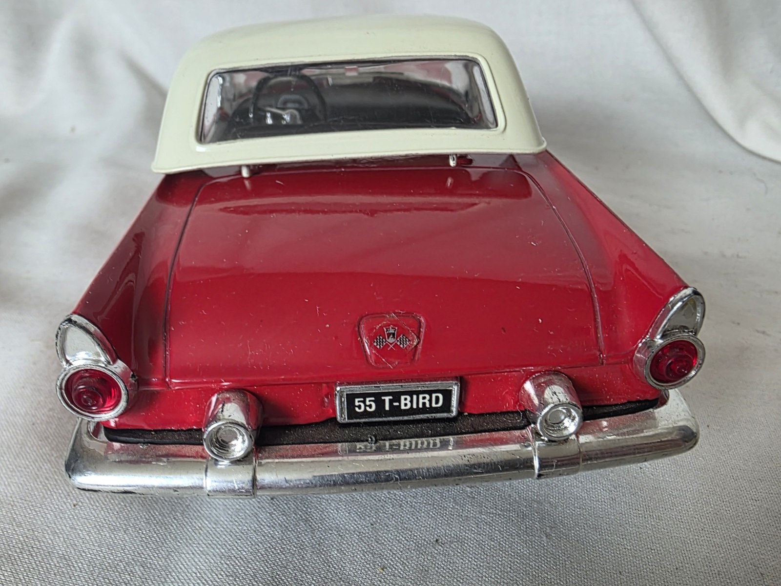 Road Tough – 1:18 Scale 1955 Red Tbird Removable Hard Top Convertible P24