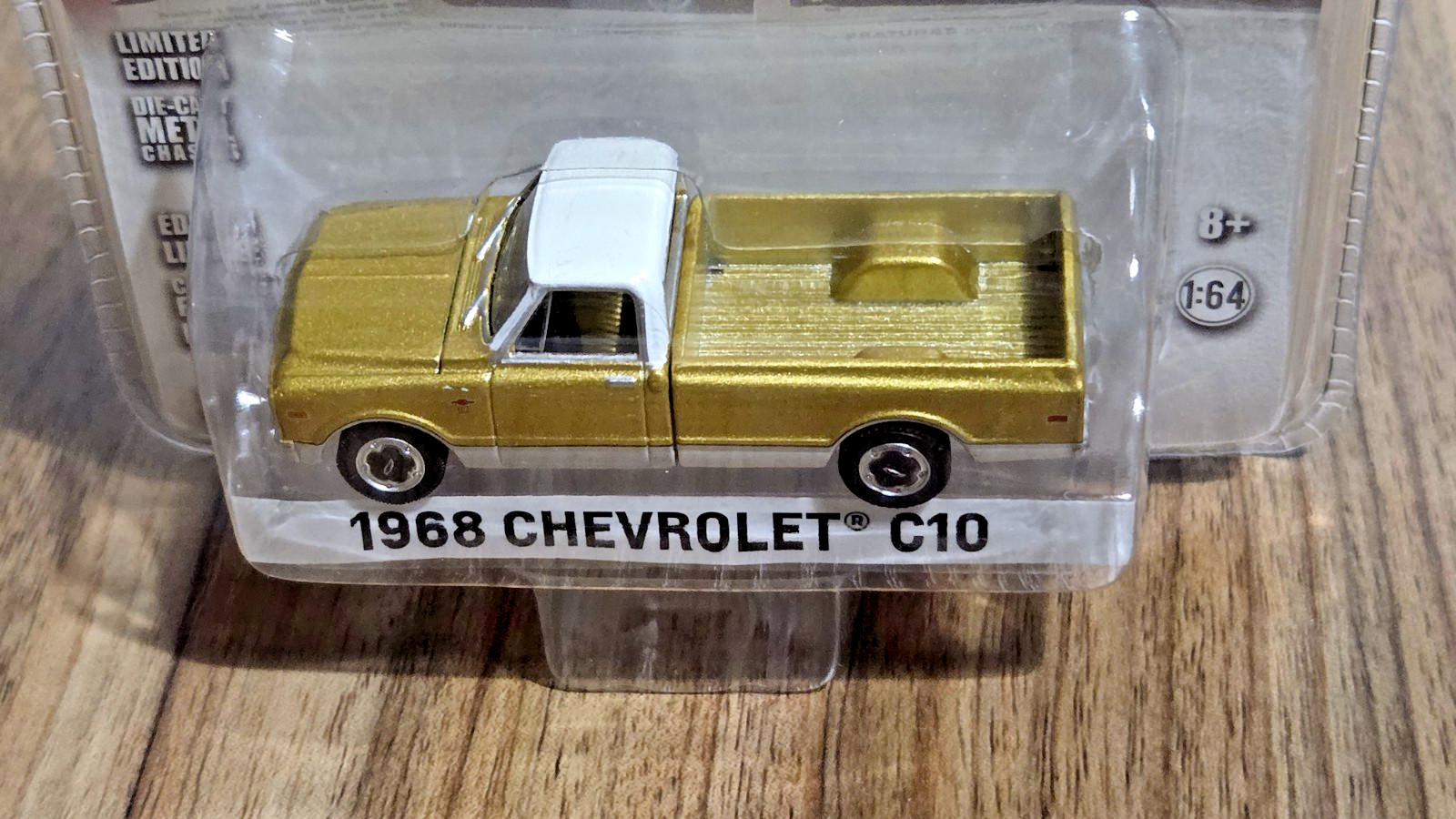 GREENLIGHT 1/64 1968 CHEVROLET C-10 ANNIVERSARY COLLECTION SERIES 2