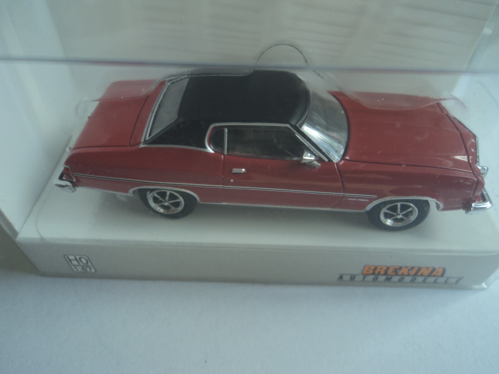 BREKINA 1976 GRAN TORINO RED / BLACK HO 1/87 PLASTIC