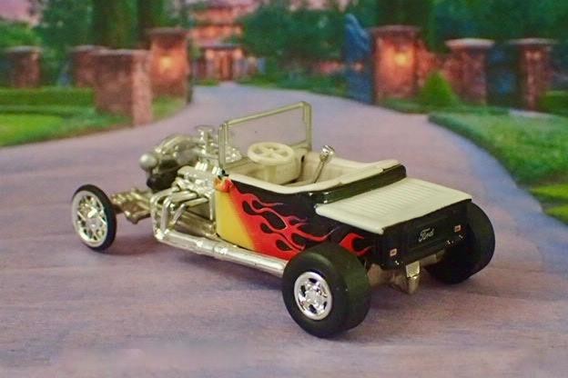 Hot Rod 1923 Ford Model-T Twin Carb Flathead V8 Roadster 1/64 Scale Ltd Edit R
