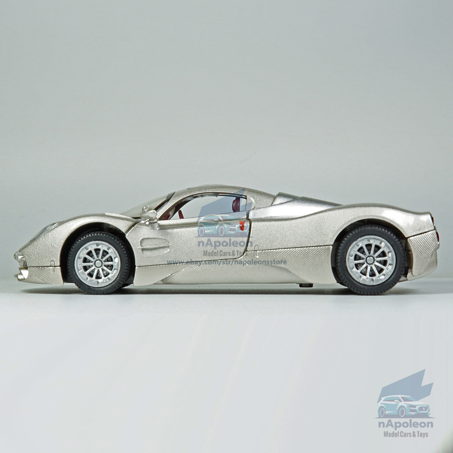 1:32 Pagani Utopia Model Car Diecast Toy Vehicle Collection Kids Gift Champagne