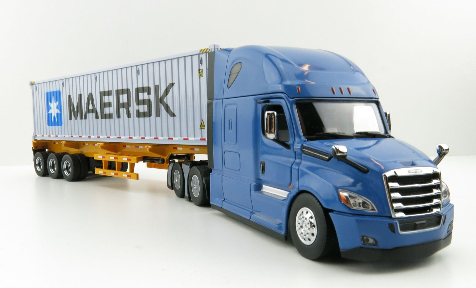 Diecast Masters 71048 Freightliner Cascadia Blue Skel 40ft Sea Container 1:50
