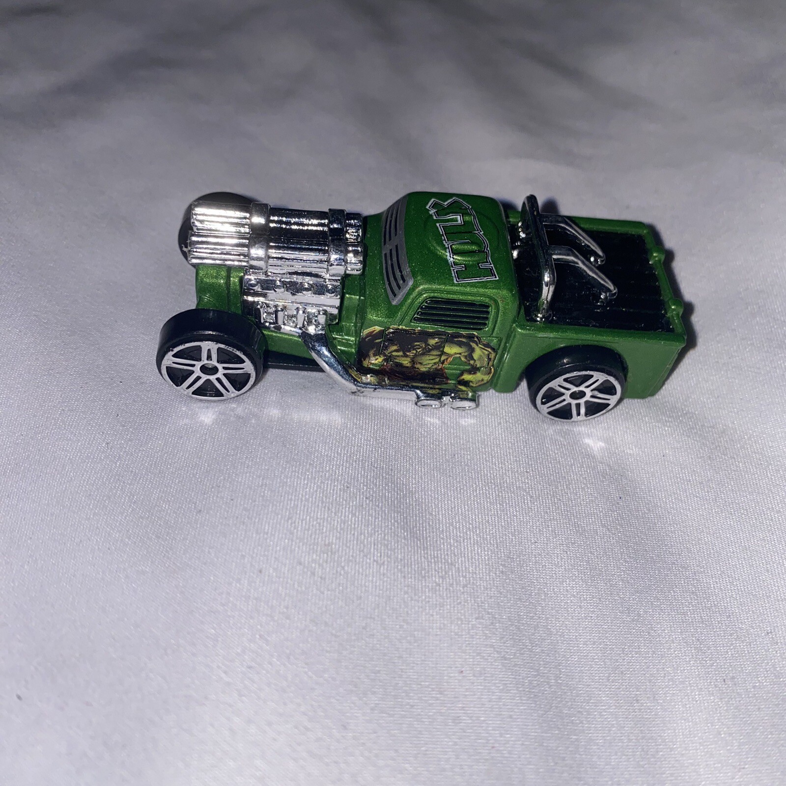 Maisto Leadslinger Marvel Hulk Street Rod Pickup Green Die Cast 1:64