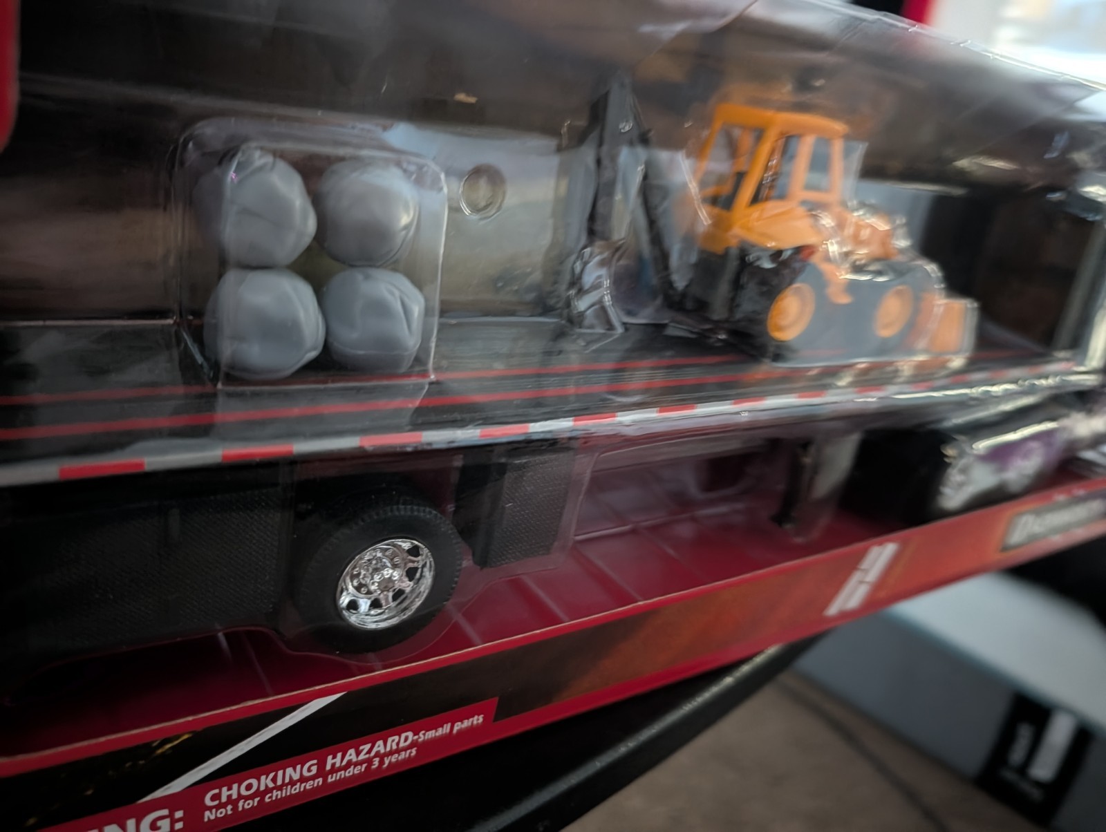 Kenworth W900 1:32 Black Diecast Semi Flatbed Trailer Loader Unopened