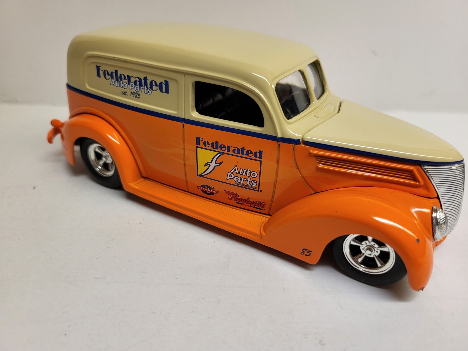1937 FORD PANEL TRUCK STREET ROD FEDERATED AUTO PARTS 1/25 ERTL LTD ED DICAST