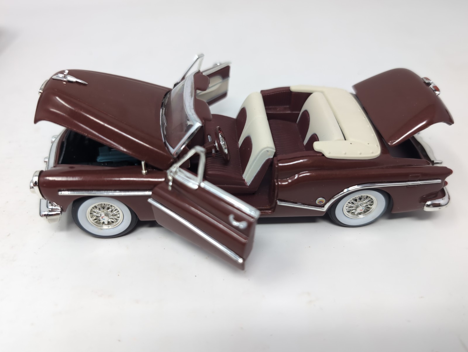 Signature Models 1953 Buick Skylark Convertible Burgundy 1:32 Diecast Car Loose