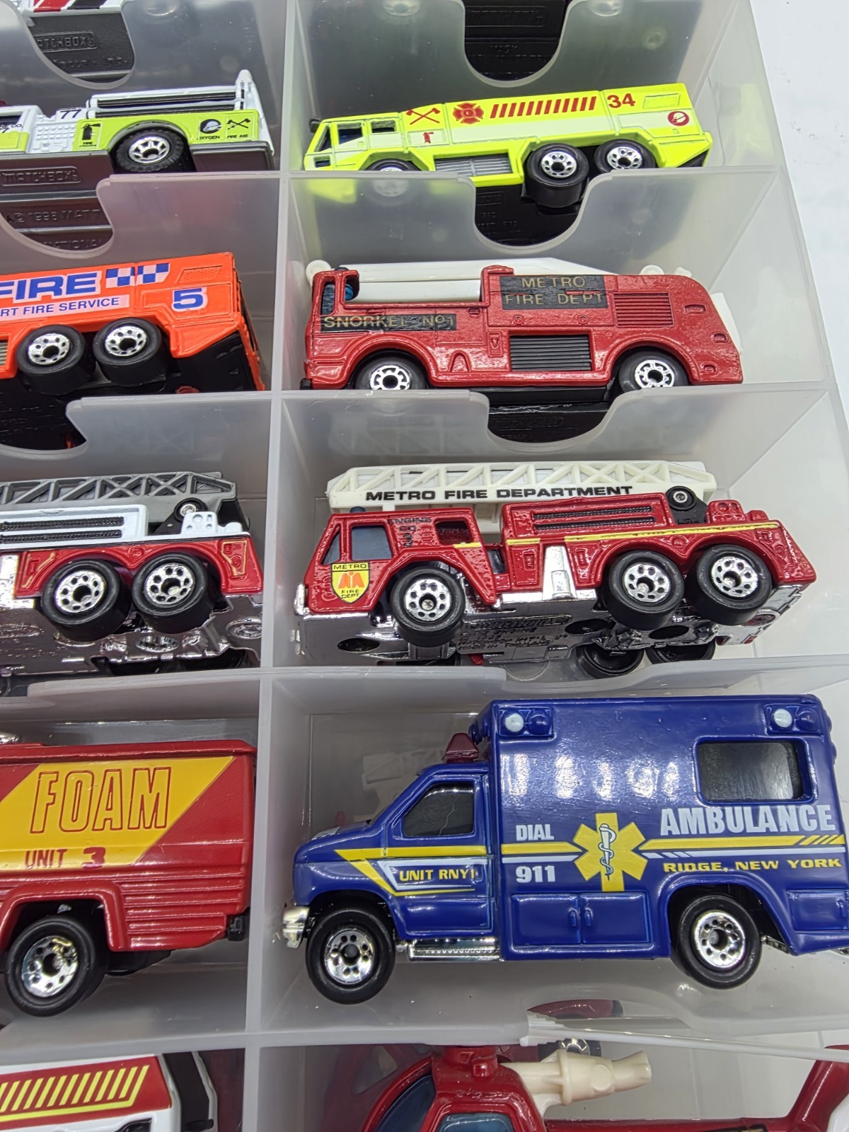 Mix – LOT of 48 – Fire Trucks, Ambulance & Emergency Vehicles