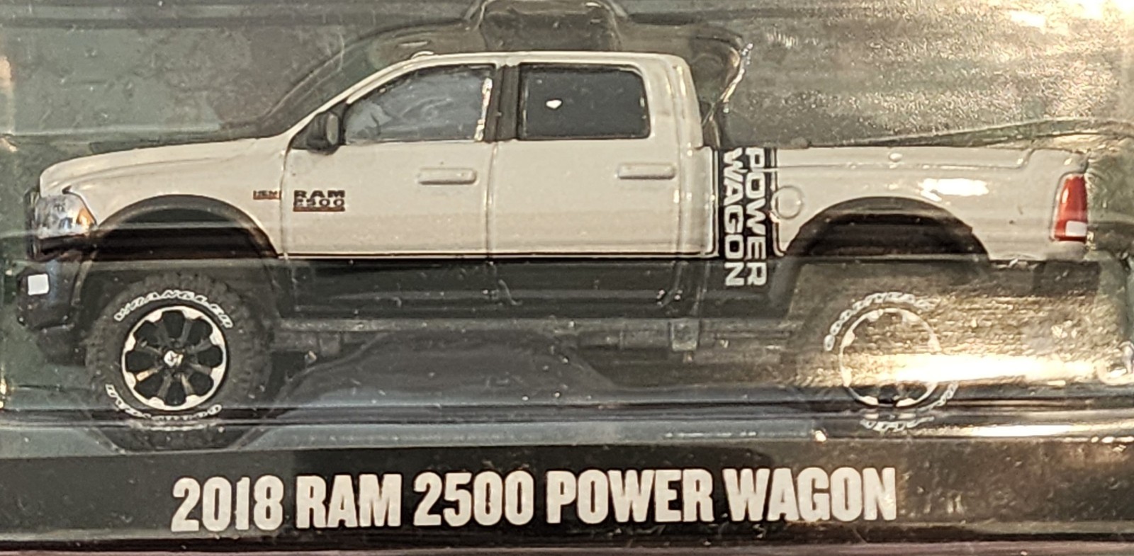 GREENLIGHT 1:64 Hobby Exclusive 2018 RAM 2500 POWER WAGON Gray 30014 New Sealed