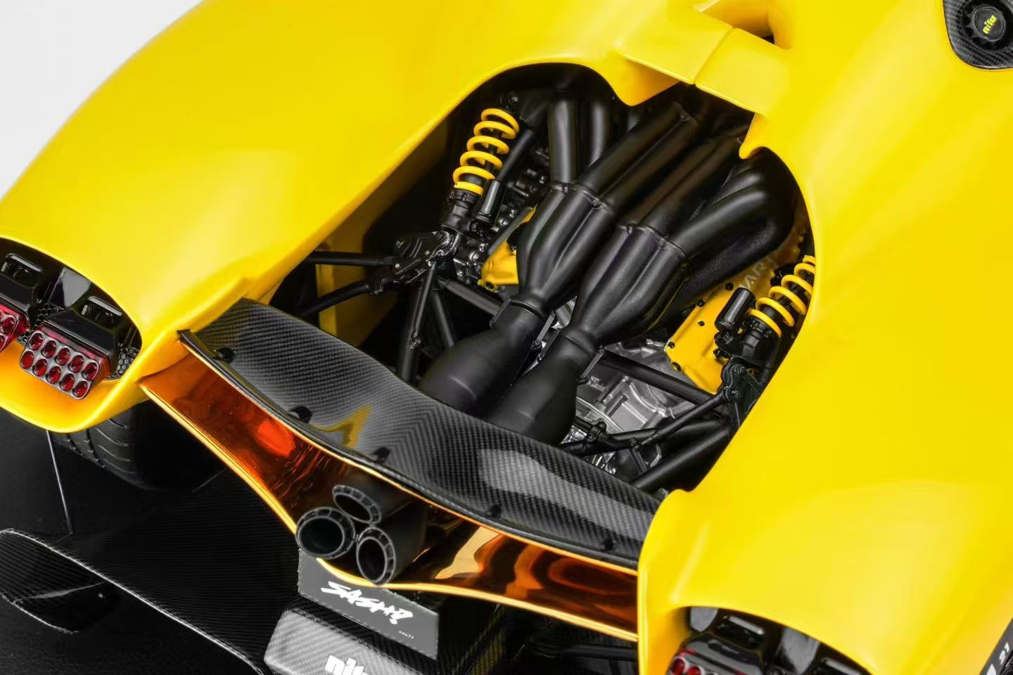 Motorhelix 1:18 Nilu 27 Hypercar Limited Edition Resin Car Model