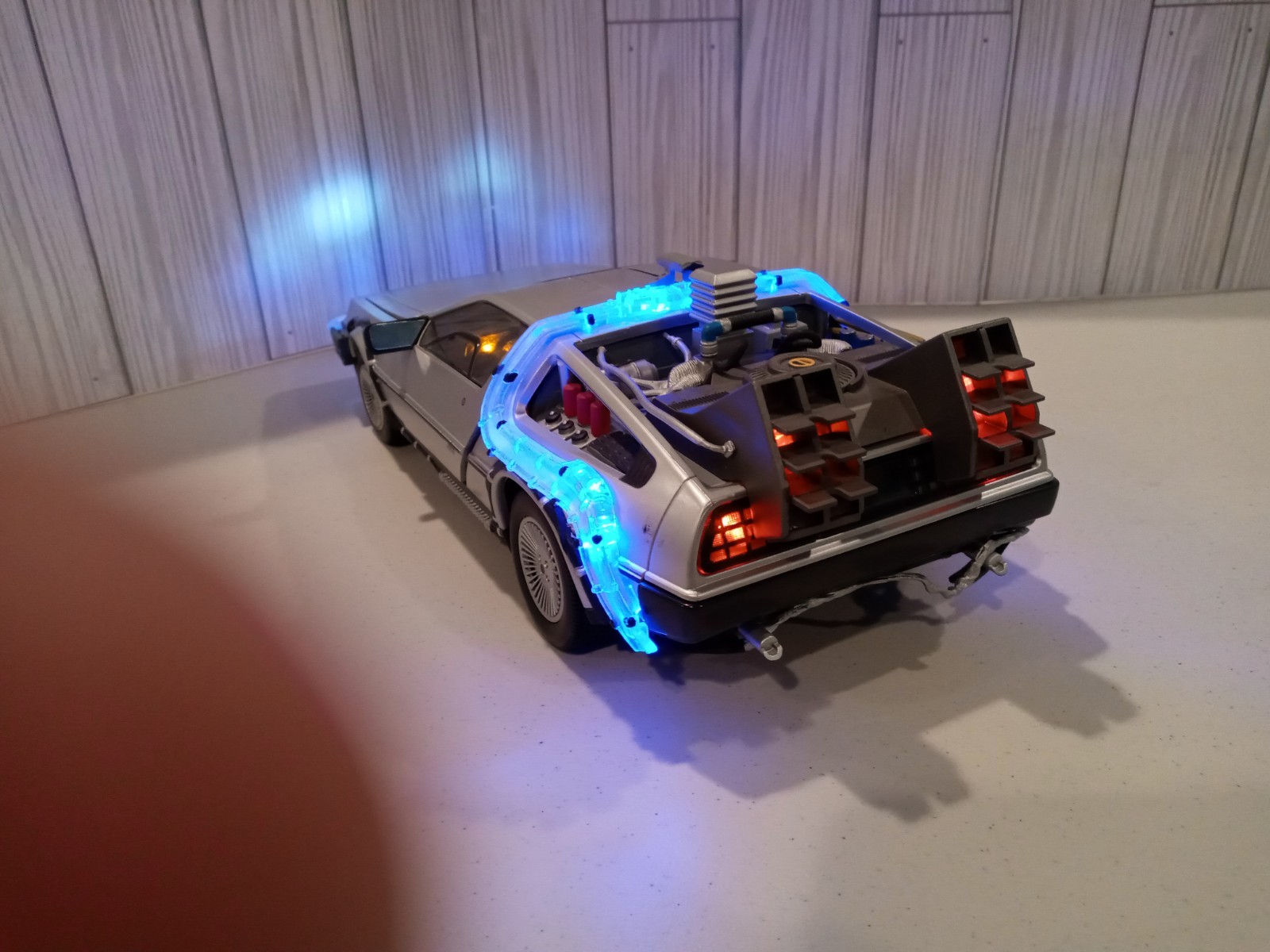 2009 Lights & Sound Diamond Select Back To The Future Delorean 1/15 Scale