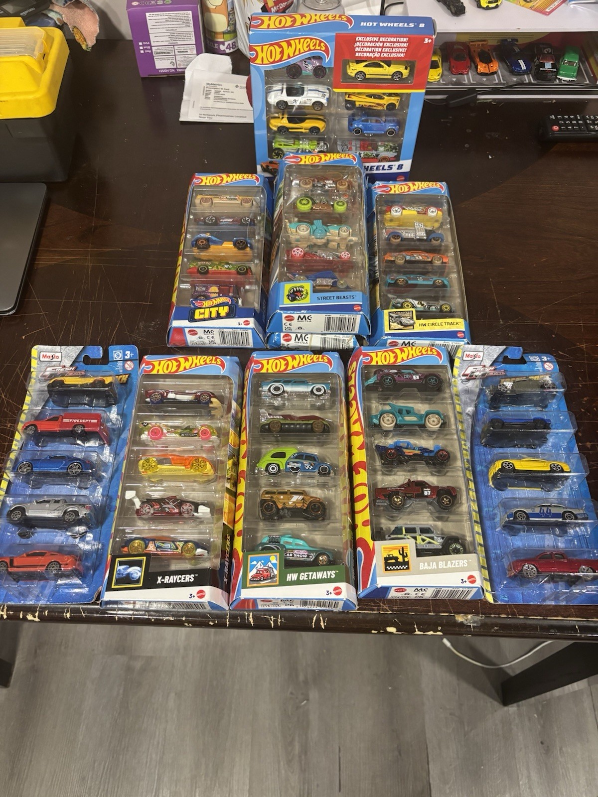 Lot of 7 Hot Wheels 5 Car Gift Packs NEW Plus 2 Maisto 5 Cars- One 8 Cars Pack