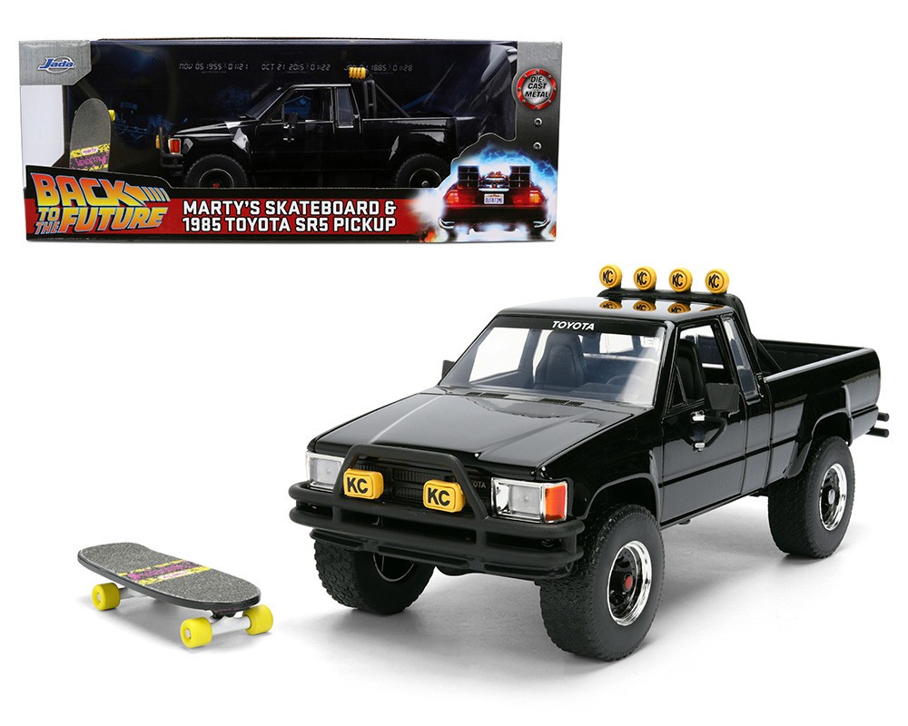 1985 TOYOTA SR5 PICKUP BLACK W/SKATEBOARD BACK TO THE FUTURE 1:24 JADA 36479