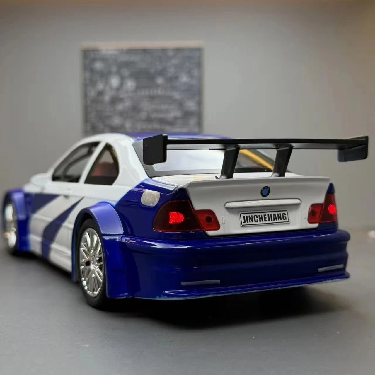 1:24 BMW M3 GTR E46 Diecast Model Car – Sports Muscle Car Collector Display