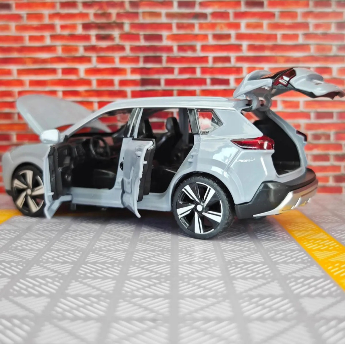 1:32 NISSAN X-TRAIL SUV Car Model Diecast Alloy Vehicle Collection Gift Toy NEW
