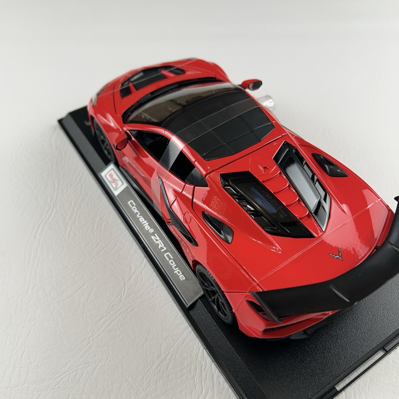 Chevrolet Corvette ZR1 Coupe Maisto 1:18 Special Edition Red Diecast Model Car