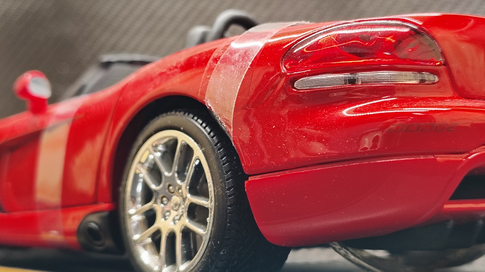 Maisto 2003 Dodge Viper SRT-10 Red Diecast Model Car 1:18 Scale No Box