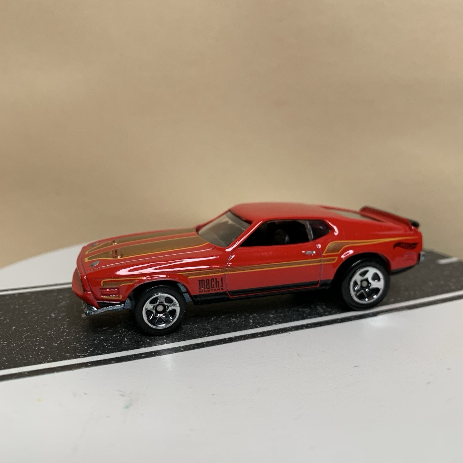 2014 Hot Wheels 50 Years Series #3/8 1971 Ford Mustang Mach 1 Red w/5sp NM