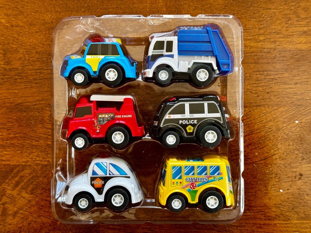 [FUNCORN TOYS] Superveloci 12 PACK – PullBack Microtraffic Trucks – Party Favors