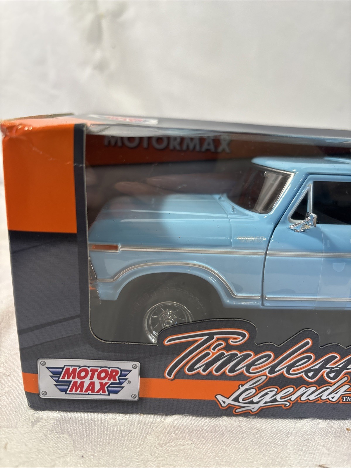 1978 Ford Bronco Custom Light Blue and White “Timeless Legends” Series 1/24 Diec