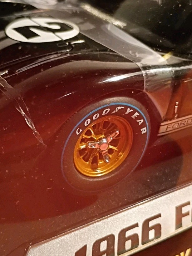 Shelby Collectibles Ford GT40 MK II #2 24h LeMans 1966 Black McLaren Amon 1:18