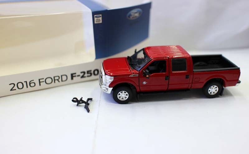 Metal 1/64 Scale Ford F250 Pickup Truck Double Seat Diecast Alloy Toy Model Gift