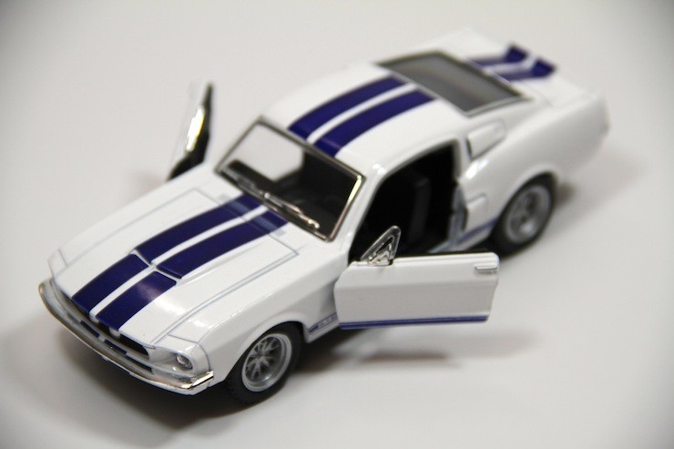 New Kinsmart 5″ 1967 Shelby GT-500 Ford Mustang Diecast Model Toy Car 1:38 White