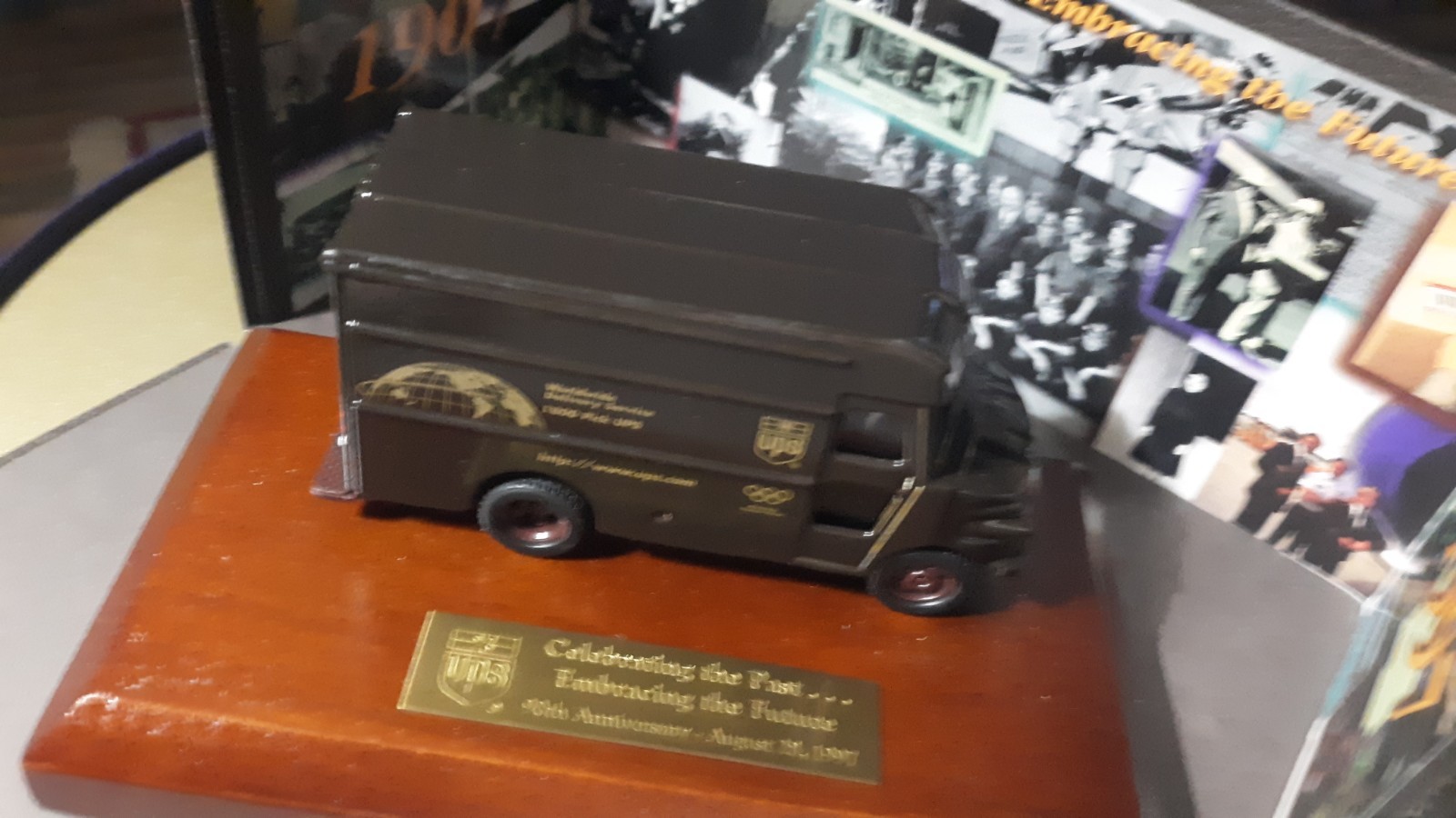 UPS ANNIVERSARY COMMEMORATIVE COLLECTIBLE ITEMS